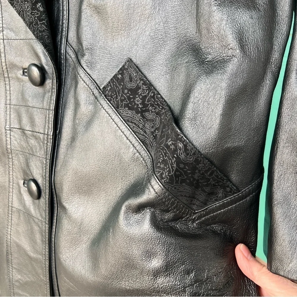 VINTAGE 80’s LEATHER EMBOSSED VELVET COLLAR CAR COAT SIZE MEDIUM BLACK EUC